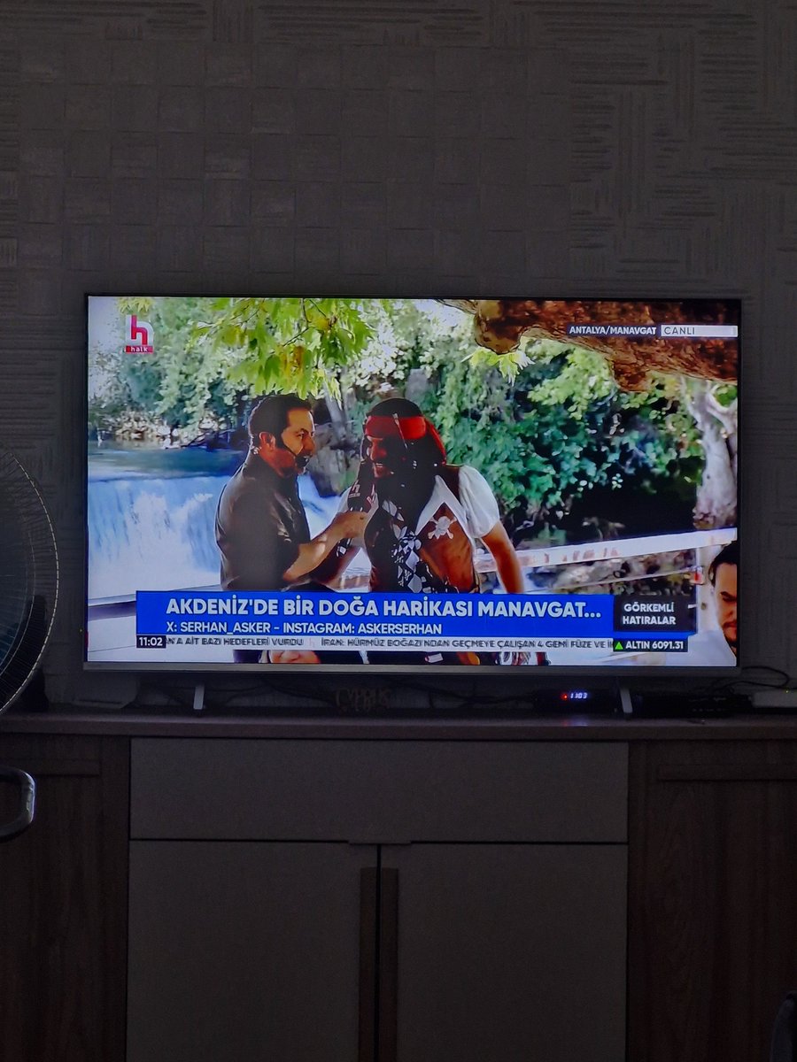 devrimaydemir's tweet photo. Görkemli hatıralarda kaptan jack sparrow var sjjssjsj https://t.co/kRpf3Jb2CI