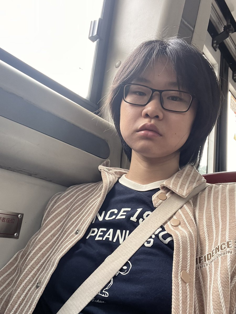 nidietang's tweet photo. 想呕，但没吃东西。感冒了，但是体虚又烧不起来。请为老、幼、病、残、孕妇、抱婴者让座🚌☁️☁️☁️#wlw #拉拉 #lala #les #lesbian #sm #bdsm https://t.co/5koJBKT3xi