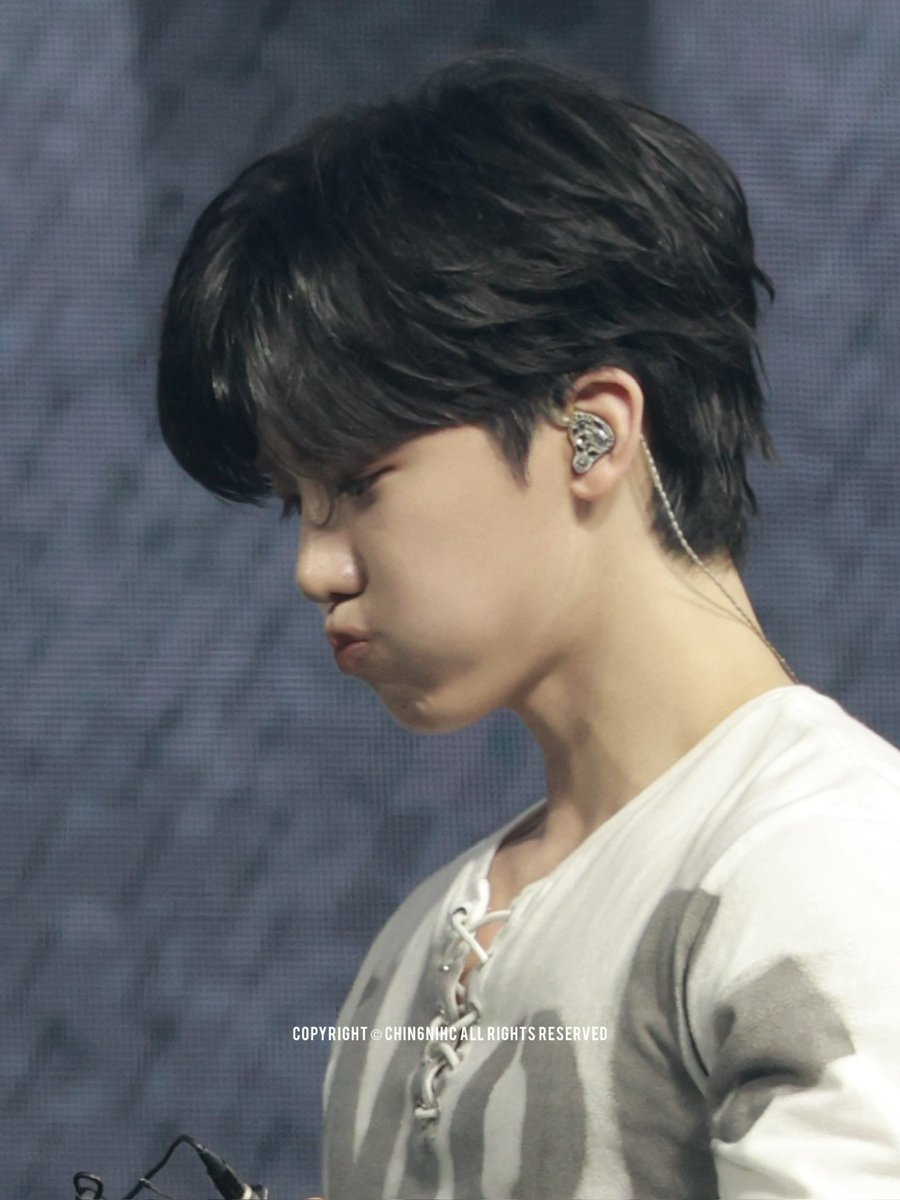 chin6nihc's tweet photo. 260718 DUALITY KAOHSIUNG 
🥺🐰👈🏻
#JAEMIN #재민 #ジェミン https://t.co/lygmmp4gCg