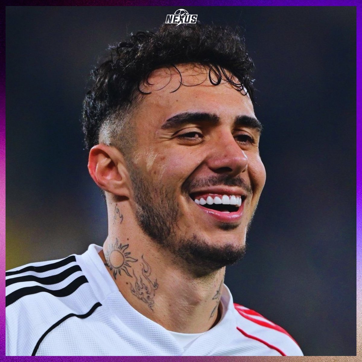 yescontaxttadic's tweet photo. 🚨 Beşiktaş, Fenerbahçe'den Oğuz Aydın'ı transfer etmek için girişimlere başladı. (Takvim)

🔸 Fenerbahçe ise Emirhan Topçu için Beşiktaş ile temas kurdu.

🔸 Taraflar, Oğuz Aydın-Emirhan Topçu takası formülü üzerinde görüşüyor. https://t.co/kA32mrQ4IN
