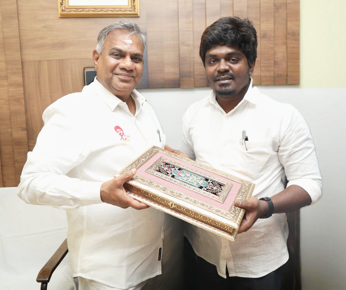 LoyolaMani's tweet photo. பாசமிகு பொதுச் செயலாளர், மாண்புமிகு அமைச்சர் ஆனந்த் ஐயா அவர்களை நேரில் சந்தித்து பிறந்த நாள் வாழ்த்துக்களைத் தெரிவித்தேன். அன்புள்ளத்தோடு வரவேற்றார்.
உங்கள் பயணம் அனைத்தும் வெற்றியாக அமைய வாழ்த்துகிறேன் ஐயா 🫶
@BussyAnand https://t.co/913lRWerBC