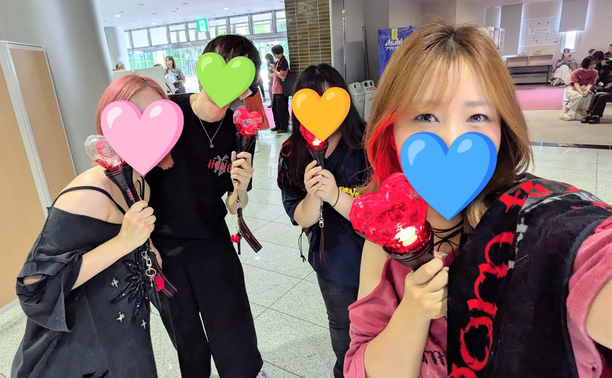 honeys_hiro's tweet photo. 2026.07.18
HANA 1st TOUR 2026
“Born to Bloom”

ISHIKAWA
本多の森 北電ホール

会って写真撮ってくれたHONEYsありがとう🐝🩷 https://t.co/KD0KIlVX5P