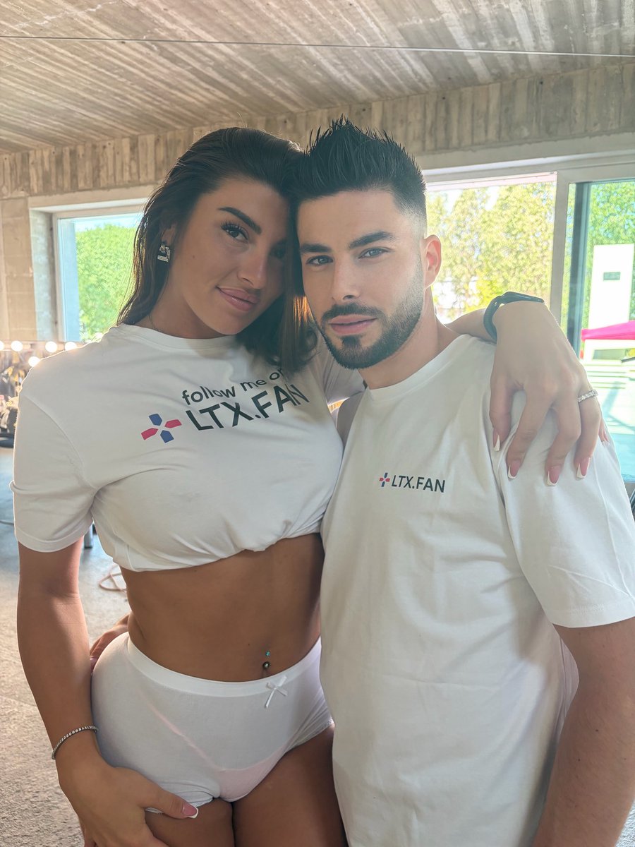 DelucaBastien's tweet photo. Avec la belle @iamvelenaa une fille remarquable allez la follow on a fait une scène de folie 🥊 🔥🔥 https://t.co/xEYA9gQBIe