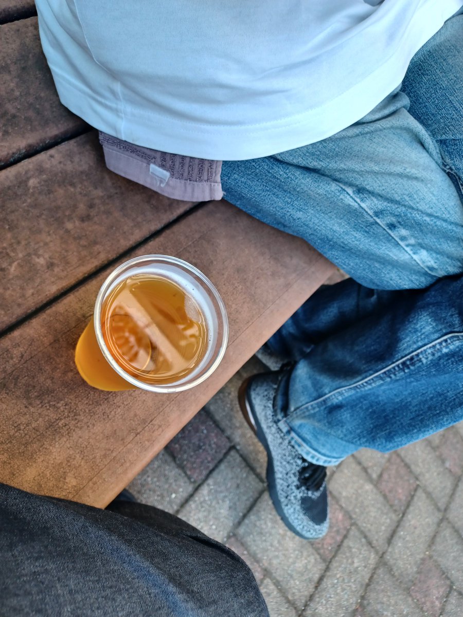 sweets0115's tweet photo. 夏祭りの季節ですねぇ
外ビールが美味い🍺😋 https://t.co/GX53VTcKwo