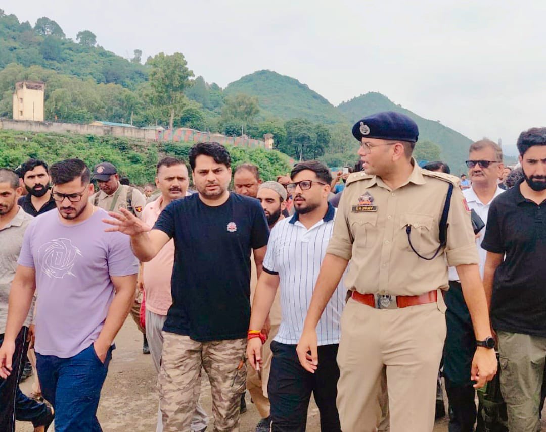 ZariIrfan's tweet photo. A National Conference (NC) delegation, Shafqat Mir and Irfan Zari, visited the flood-affected areas with the district administration to assess the ground situation and review the relief efforts.
@OmarAbdullah @JKNC_ https://t.co/Ck0zBAuIdX