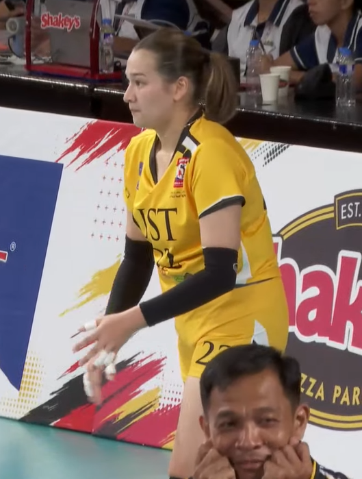 ecoconutnut's tweet photo. taena ano yan coach shaq 😭 https://t.co/F0Fhwf3V0k