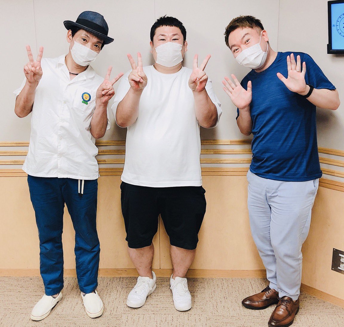 BeeBeeGoRo's tweet photo. 本日です！お待ちしてます！

写真はお勧めで上がってきた、大好きな天才『オテンキのり』ちゃんと、これまた大好きな天才『くじら』さんとコロナ禍の頃に、のりちゃんのラジオに出演した時のものですね。私、痩せてるな笑 https://t.co/d0Sq3JWCku
