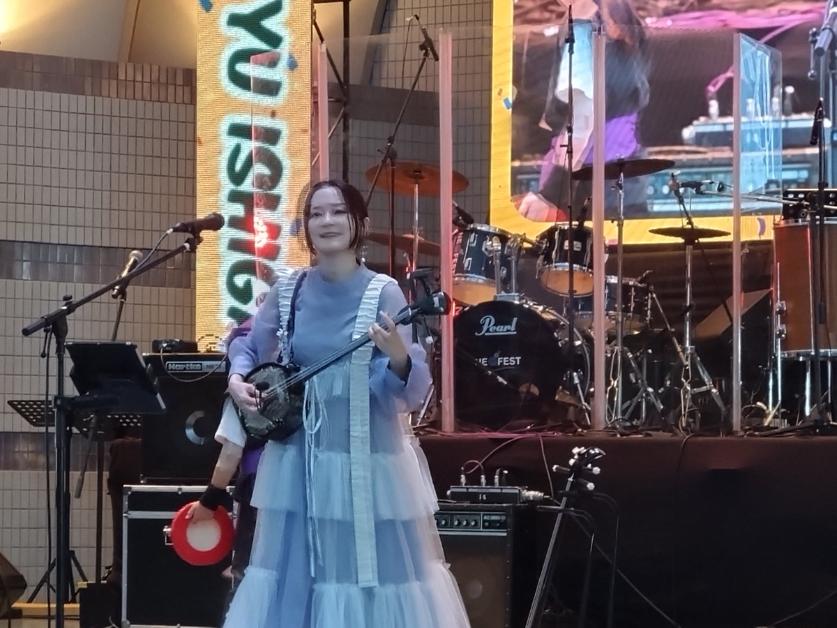 Monologize0718's tweet photo. 昨日は優ちゃんの歌を聴きに代々木公園で行われたブラジル&amp;ラテンフェスティバルまで♪
#石垣優 https://t.co/hvEmFtK3St
