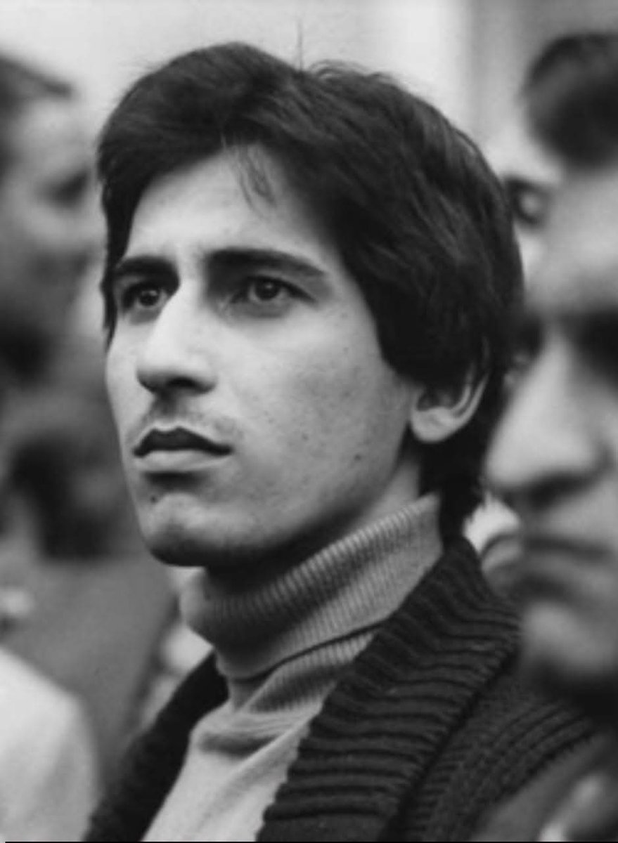 SaminaAZardari's tweet photo. وہ جو تاریک راہوں میں مارے گئے
Red salute to Shaheed 
Shahnawaz Bhutto ..
18 July death anniversary.
💔 https://t.co/Po1pM9h0Oq