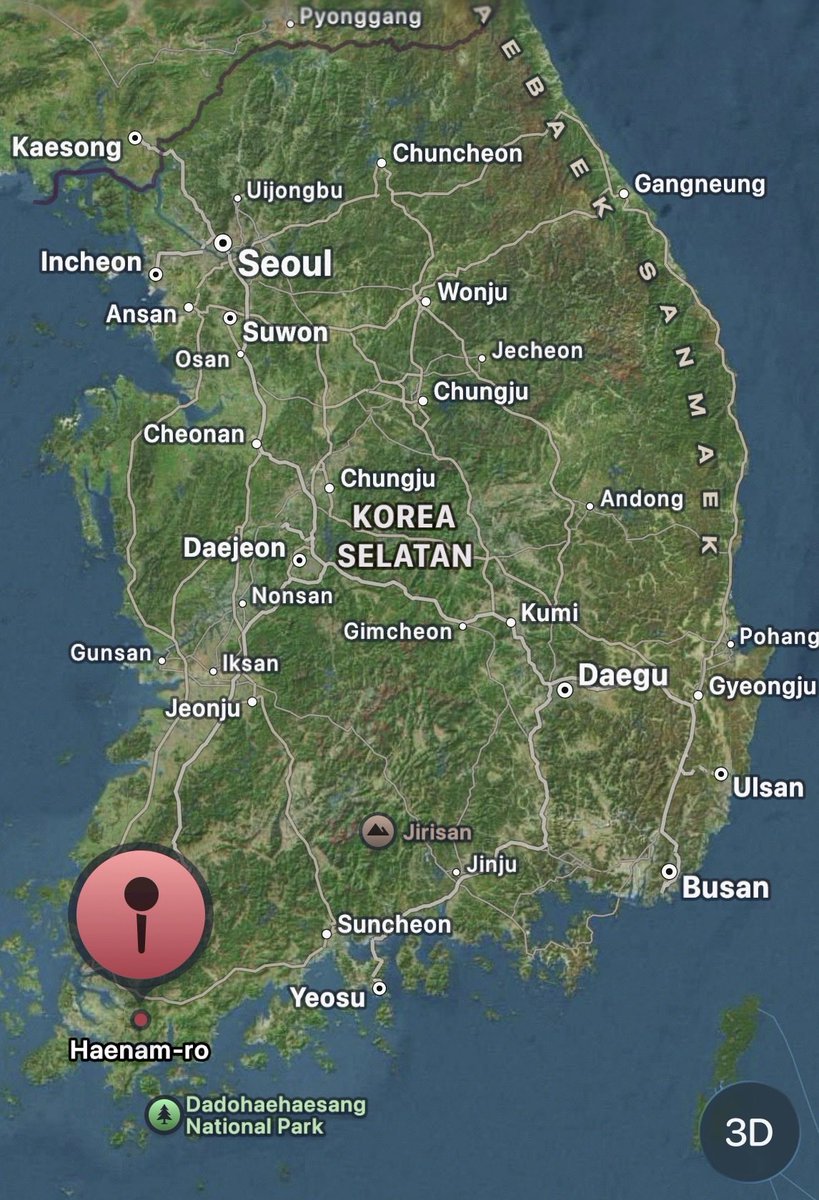YT_2211's tweet photo. Kaget pas dia tau di buang jauh dari pusat Kota Seoul🤣
Ini nontonin Om om berkacamata seru banget 😅🤣
Judul : Agent Kim Reactivated 
In Netflix https://t.co/IBuWZvkHXg