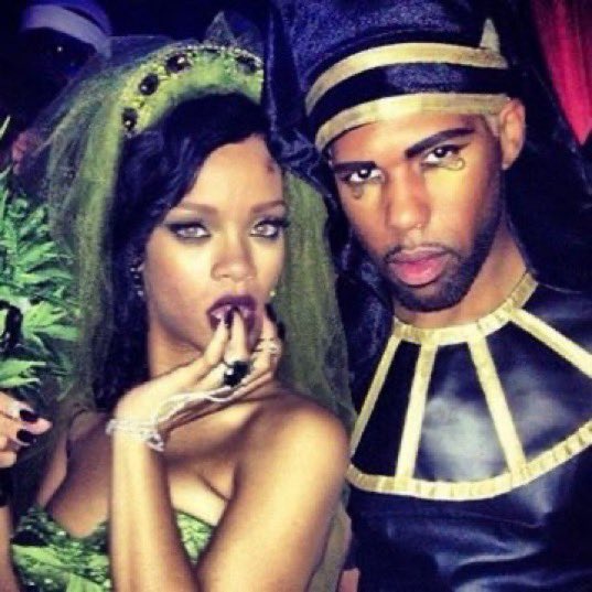 reininavy's tweet photo. rihanna dressed as a weed fairy, 2012 https://t.co/G0Xdsxi1ne