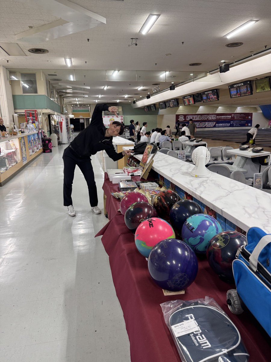 daisukekida's tweet photo. 明日の両手投げ大会の賞品です👐
まだ申し込み間に合いますよ！

申し込みフォーム↓
https://t.co/wf97vBLRar

#フュージョン
#両手投げ https://t.co/ZzUJijKKvt
