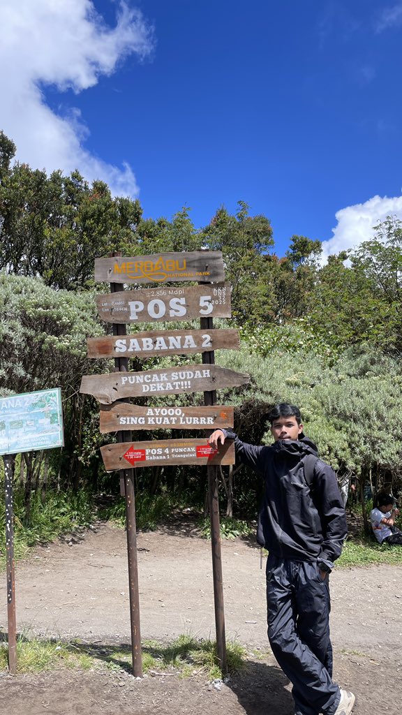 justcallmesannn's tweet photo. Merbabu emang secandu itu https://t.co/Bn9BSlizLr