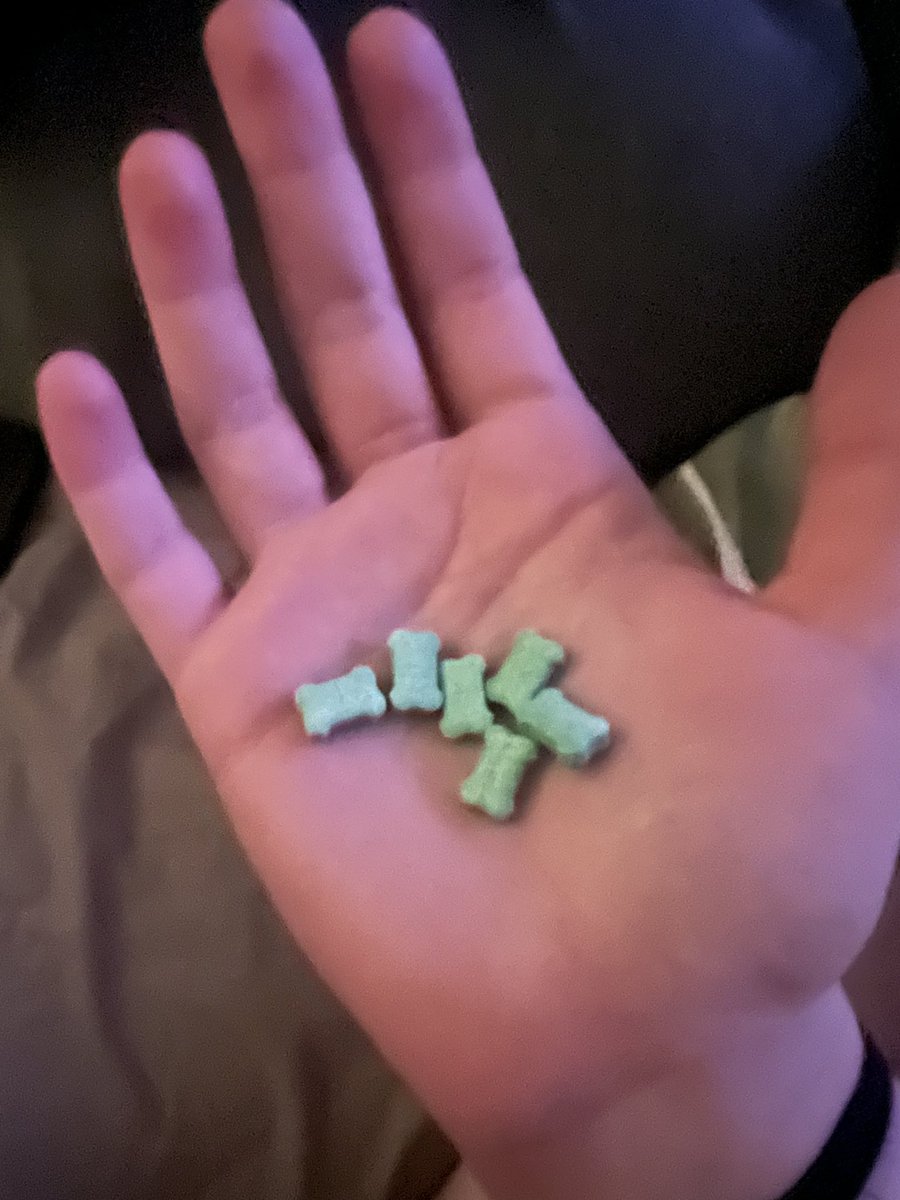harleyyhale's tweet photo. the cutest bics ever ♡ #mdma #mdmatwt #molly #mollytwt #drug #drugs #drugtwt #drugstwt https://t.co/BLjkUCCgdY