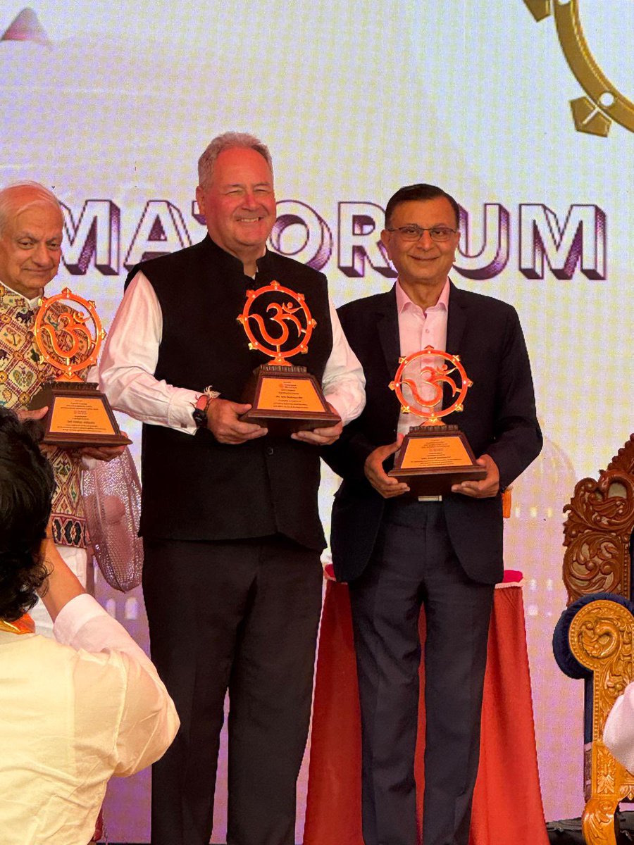 BobBlackman's tweet photo. Honoured to attend opening ceremony of #Aumcrematorium at #AnoopamMission in #Denham. Pleased to give evidence at planning inquiry to support facility for Hindus, Sikhs &amp; Jains. 12 years of dedicated work to bring project to fruition #Jaishriram #jaishrikrishna #JaiSwaminarayan https://t.co/tTa4MgqgJY