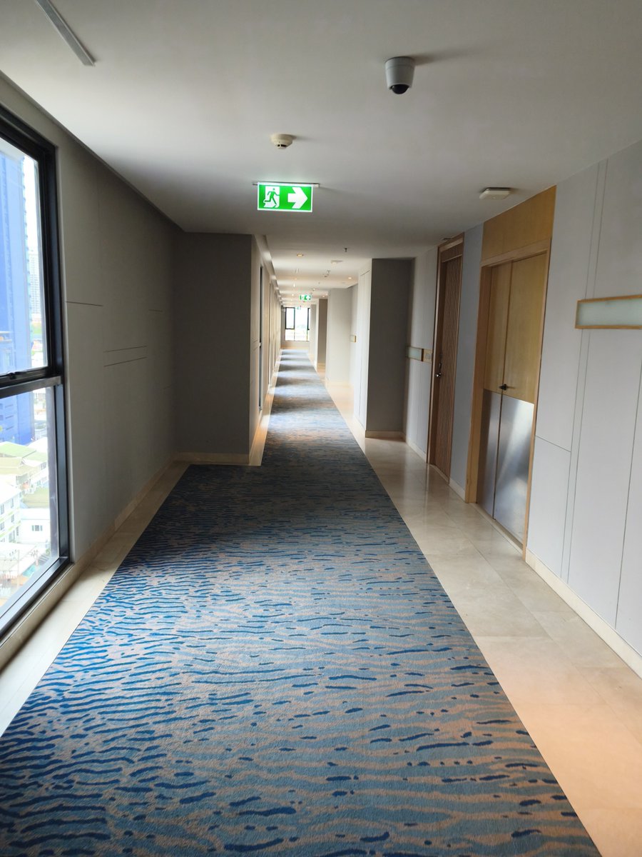 masac_n's tweet photo. 今回泊まっているパタヤのホテル「Mytt Hotel Pattaya」  

普段より安くなっており、1万円切るぐらいの価格で泊まれたので泊まってみましたが・・ 

 ◎soi3にあるのでターミナル21やソイ6まで便利で近く、ホテルもかなり綺麗。

×女性を連れ込むと別途1000バーツ掛かるので今後は泊まらないかな。 https://t.co/bUuVOASoOY