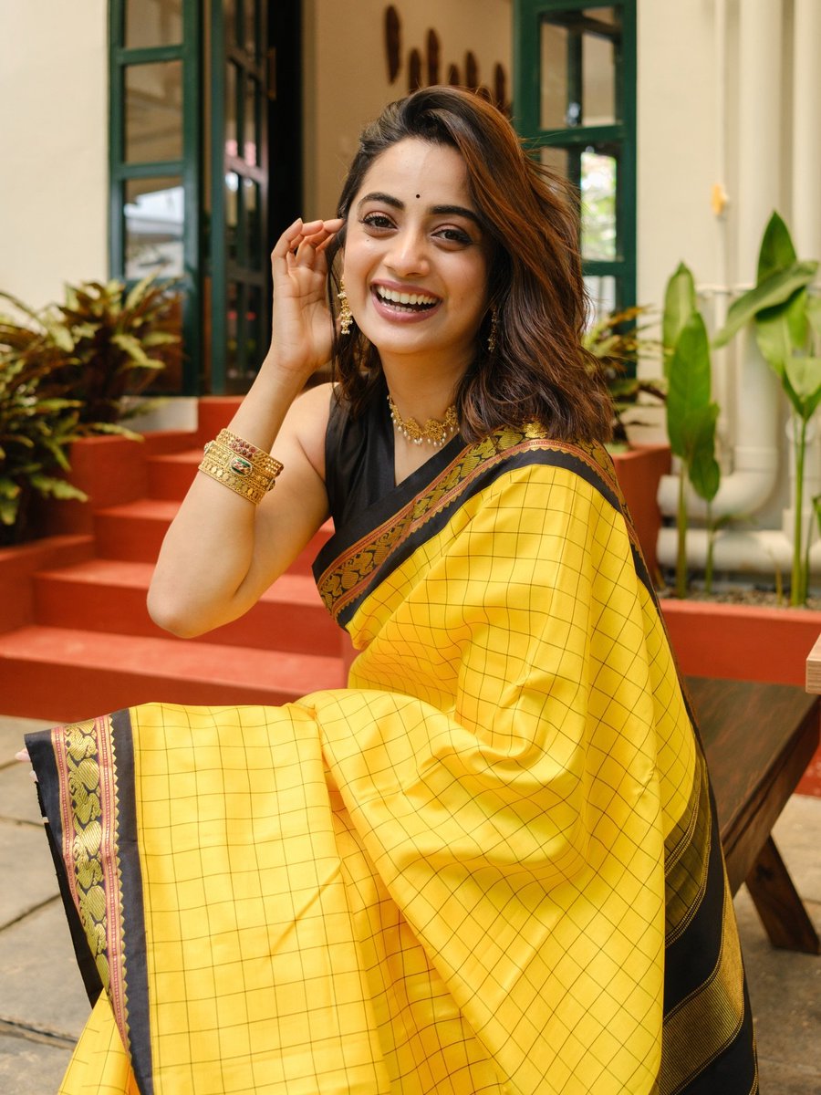 AnantapurCinema's tweet photo. Namitha Pramod 💛✨️
#Namitha #NamithaPramod https://t.co/4lmEVgVvtE