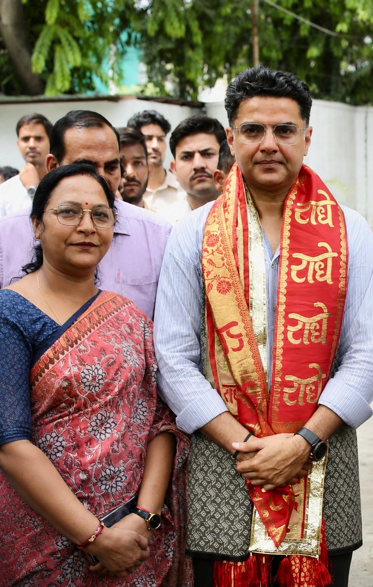 Babitasharmabtp's tweet photo. आज जयपुर स्थित आवास पर AICC महासचिव एवं पूर्व उप मुख्यमंत्री @SachinPilot जी से शिष्टाचार मुलाकात की।
इस दौरान विभिन्न समसामयिक विषयों एवं संगठनात्मक मुद्दों पर सार्थक चर्चा हुई।
#SachinPilot

@INCIndia @INCRajasthan @MahilaCongress @RahulGandhi @priyankagandhi @LambaAlka @sarika171174