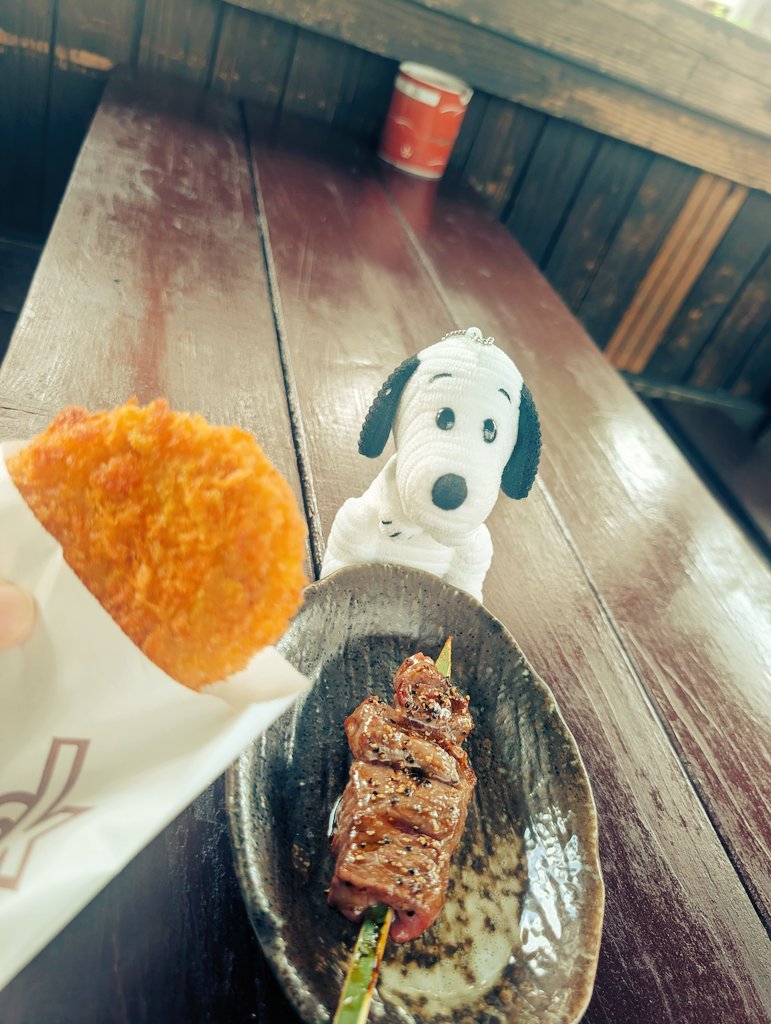 maplefrom1's tweet photo. 高山の和菓子屋さんのかき氷コーヒーミルクに飛騨牛コロッケと串焼きで華麗に食い倒れ https://t.co/Si3fweVPqK