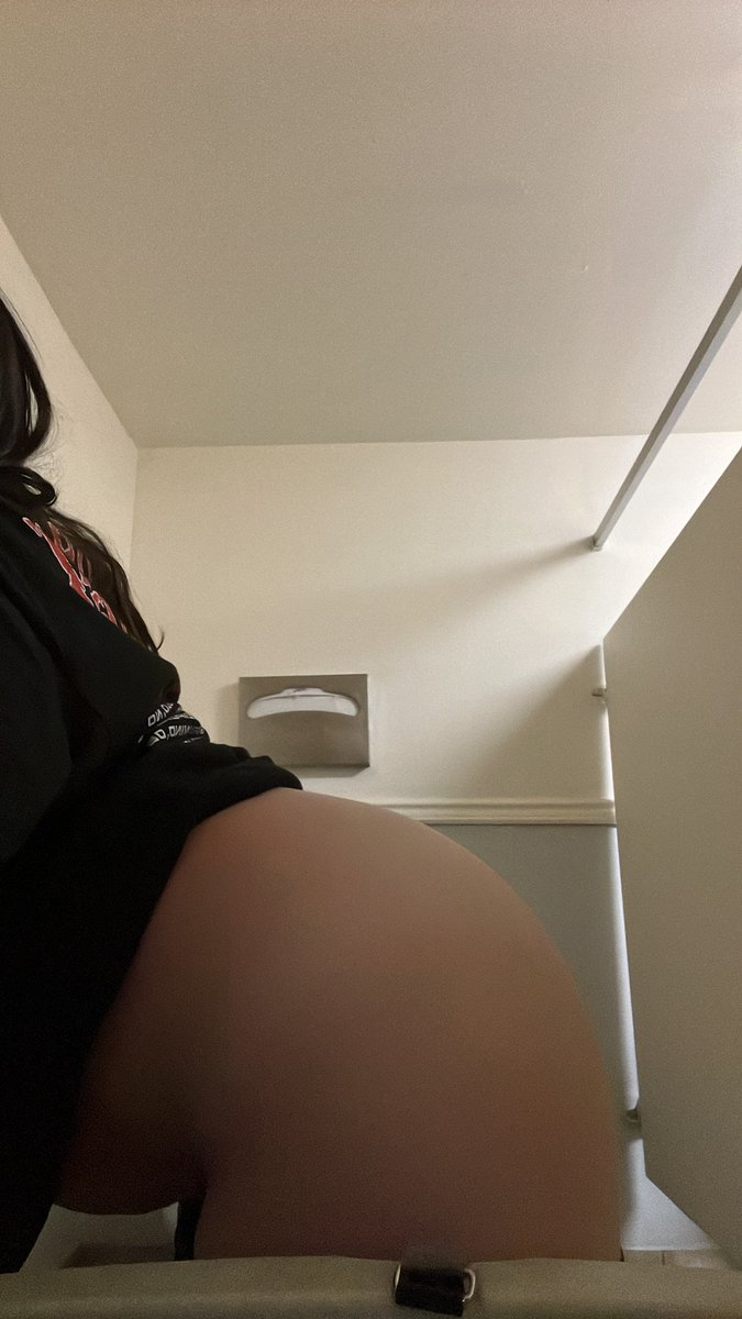 alyssa70830834's tweet photo. #public #horny #buttplug #drunk #high #latina #eighteen https://t.co/RUii0WEzv4