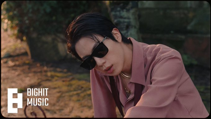 BARMYSTREAM's tweet photo. 🎥 AGORA É LIBERADO GERAL!

O MV de NORMAL já está disponível no YouTube para também subirmos MUITO os números por lá!

Adicionem nas rotações de fila de vocês e vamos fechar 100M em mais um MV da era ARIRANG

(https://t.co/T0N5qNfcJR)

#BTS #방탄소년단 #BTS_NORMAL https://t.co/ku0xRrwtx9