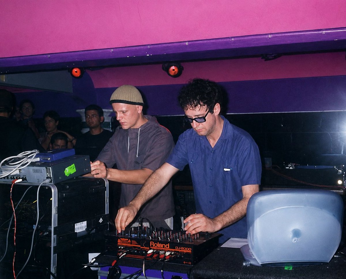 SodaStereo_Mx's tweet photo. Ocio (Gustavo Cerati &amp; Flavio Etcheto) en la Discoteca 'Octopus' de Ensenada, Baja California, el 06 de Octubre de 2000.

Gracias Jimmy Patín. https://t.co/ALpK4w7uRS