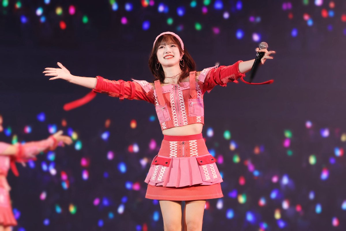 3rinya_4orin's tweet photo. ≠ME アリーナツアー2026 喝采パレード FINAL  📍横浜アリーナ 7/18 夜公演

(つ ･ω･)つ ぎゅーーー🫂❤️

#ノイミー_カメコ #蟹沢萌子 ちゃん https://t.co/J7fne7pWua