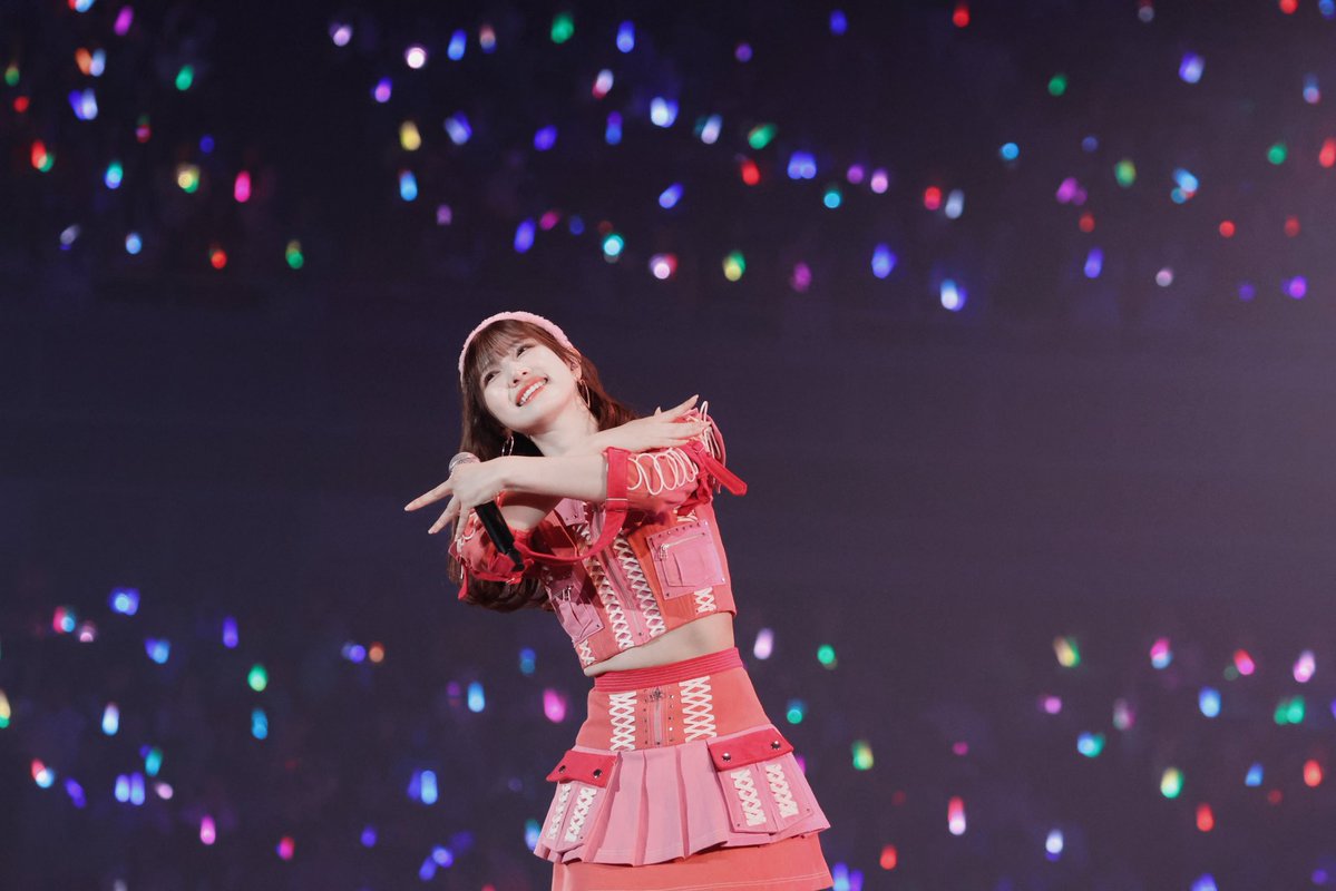 3rinya_4orin's tweet photo. ≠ME アリーナツアー2026 喝采パレード FINAL  📍横浜アリーナ 7/18 夜公演

(つ ･ω･)つ ぎゅーーー🫂❤️

#ノイミー_カメコ #蟹沢萌子 ちゃん https://t.co/J7fne7pWua
