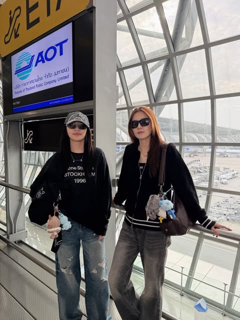 mm_thew's tweet photo. ส่งกำลังใจให้2 ต้าว โชว์คอนวันนี่
#COSMOS1stTimeInTaipei
#อันดาลูกแก้ว
#andaanunta
#lookkaewkamollak https://t.co/dvnoVwP59L