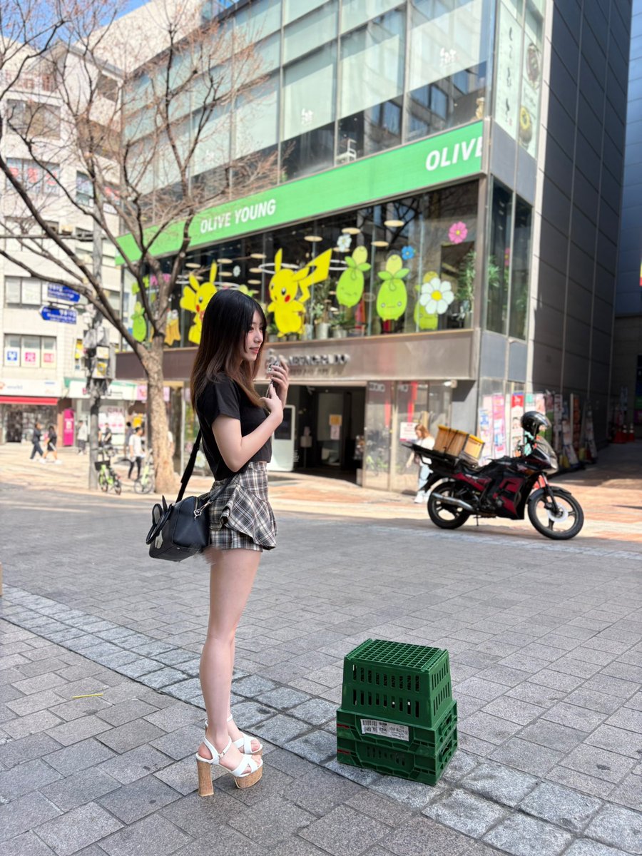 irohanyn's tweet photo. ほぼ無加工PHOTO🎶😸
このまえ韓国行った時の🇰🇷
朝食食べすぎたのでお腹だけ細くしました🙇🏻‍♀️ https://t.co/oSIECmeM7J