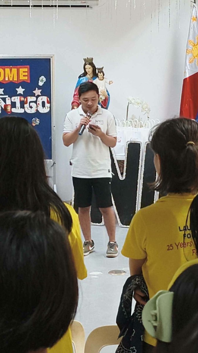 inigoldarmy's tweet photo. A heartfelt opening prayer marked the start of our outreach program, asking for guidance, love, and blessings for every child, volunteer, and supporter. 🙏💛
May this day be filled with smiles, hope, and kindness. #OutreachProgram #OpeningPrayer #ServingWithLove #TeamIñigoJose https://t.co/h6Eu3YZhWp