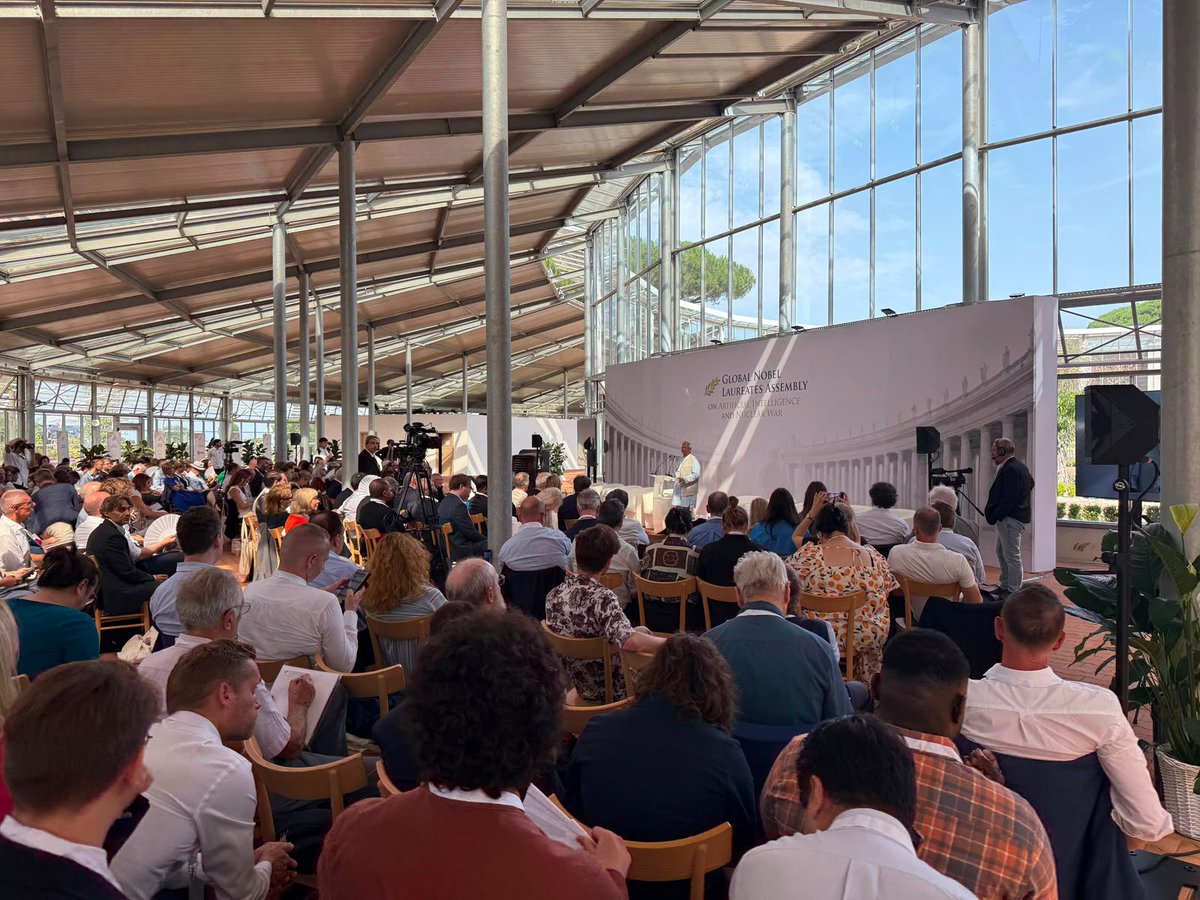 Yunus_Centre's tweet photo. Professor Muhammad Yunus joined fellow Nobel Laureates, including Maria Ressa and Denis Mukwege, in signing "Humanity at the Threshold" at Rome's Capitoline Hill. The declaration warns that AI and nuclear weapons together pose an unprecedented danger to humanity's future. https://t.co/EYNdLZxLhs