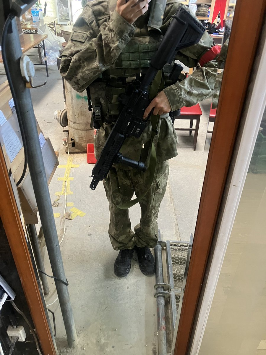 cosfure's tweet photo. 関西提督サバゲきた！！
今回はコスではなくガチ装備（トルコ陸軍）でいく。
(コスは来週土曜の万博夏祭りと再来週のATCでやる！)
#関西提督サバゲ https://t.co/ZGgWWmHCV9