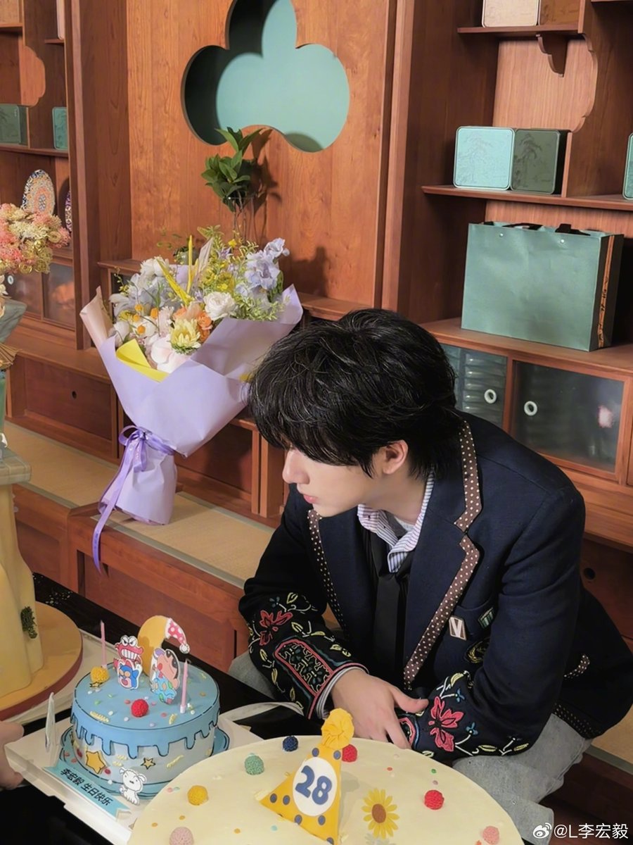 LiHongyiTH tweet picture