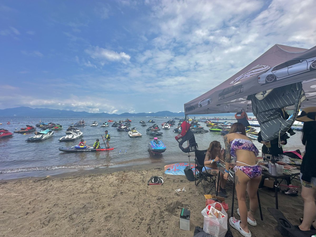 Kosmic01's tweet photo. 猪苗代湖でジェット🚤🚤

ハイパワーセダン＋ハイドロorエアサスにジェットトレーラー https://t.co/wJFrVC5zlM