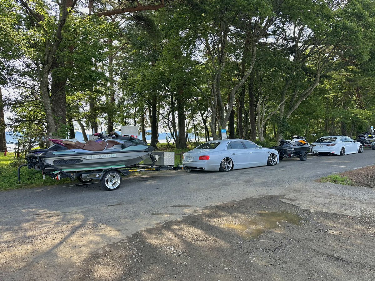 Kosmic01's tweet photo. 猪苗代湖でジェット🚤🚤

ハイパワーセダン＋ハイドロorエアサスにジェットトレーラー https://t.co/wJFrVC5zlM