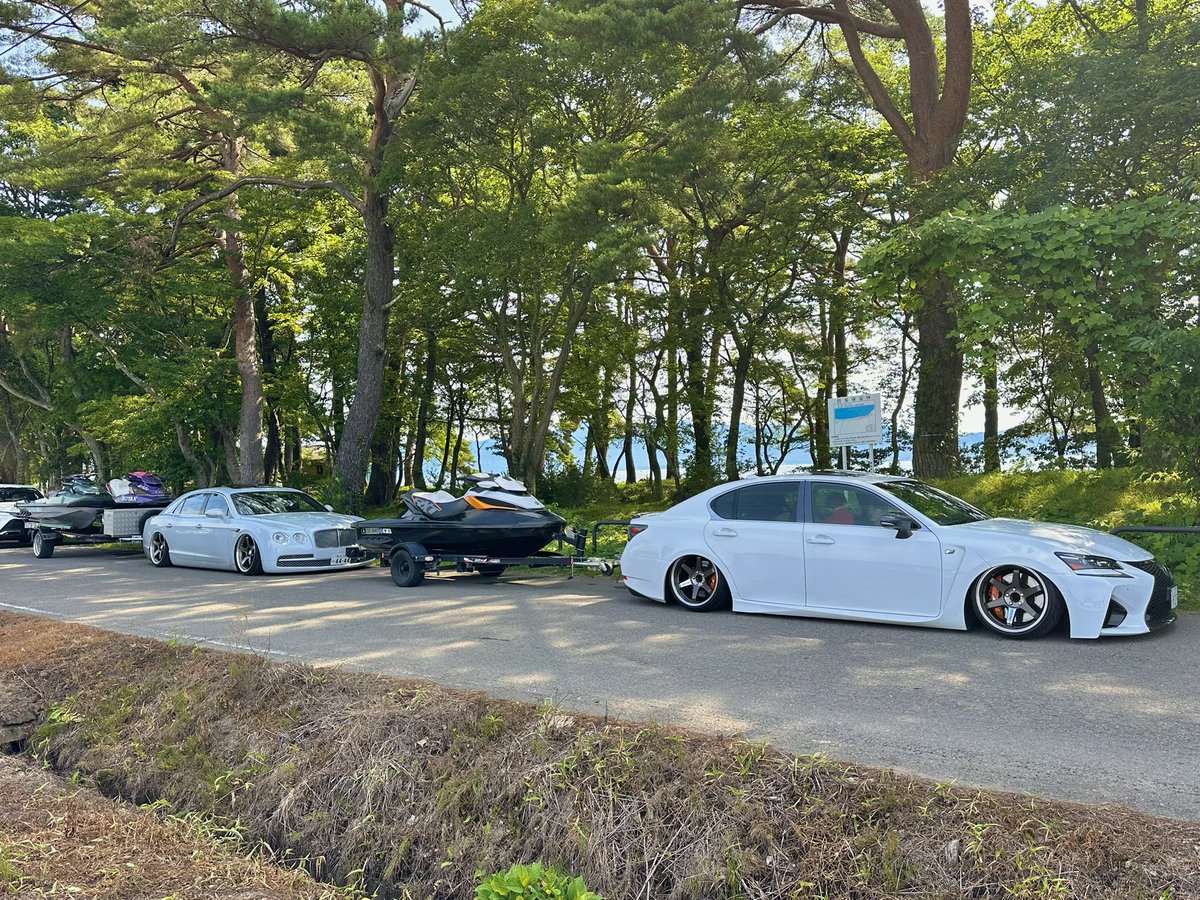 Kosmic01's tweet photo. 猪苗代湖でジェット🚤🚤

ハイパワーセダン＋ハイドロorエアサスにジェットトレーラー https://t.co/wJFrVC5zlM