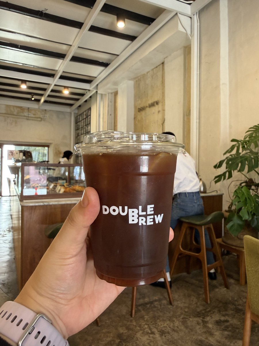 pra2's tweet photo. Doubrew Coffee &amp; Craft Phuket 
บรรยากาศดี ร้านสวย กาแฟอร่อย ใครเดินแถวเมืองเก่า มาแวะเช็คอินได้จ้าาา ป้าตาตื่นละ5555 

#LINGORMThailandFMTour
#GrabAmazingThaiRares https://t.co/IBST1YjxPF