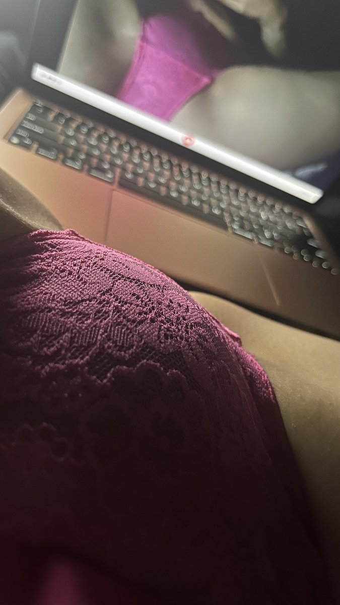 0jasmiinee's tweet photo. Whos down for facetime? be cashapp ready 🙈 #horny #latina #ovulating #sex #daddy #slut #facetime #spoilme #content https://t.co/zjC0ir0oUC