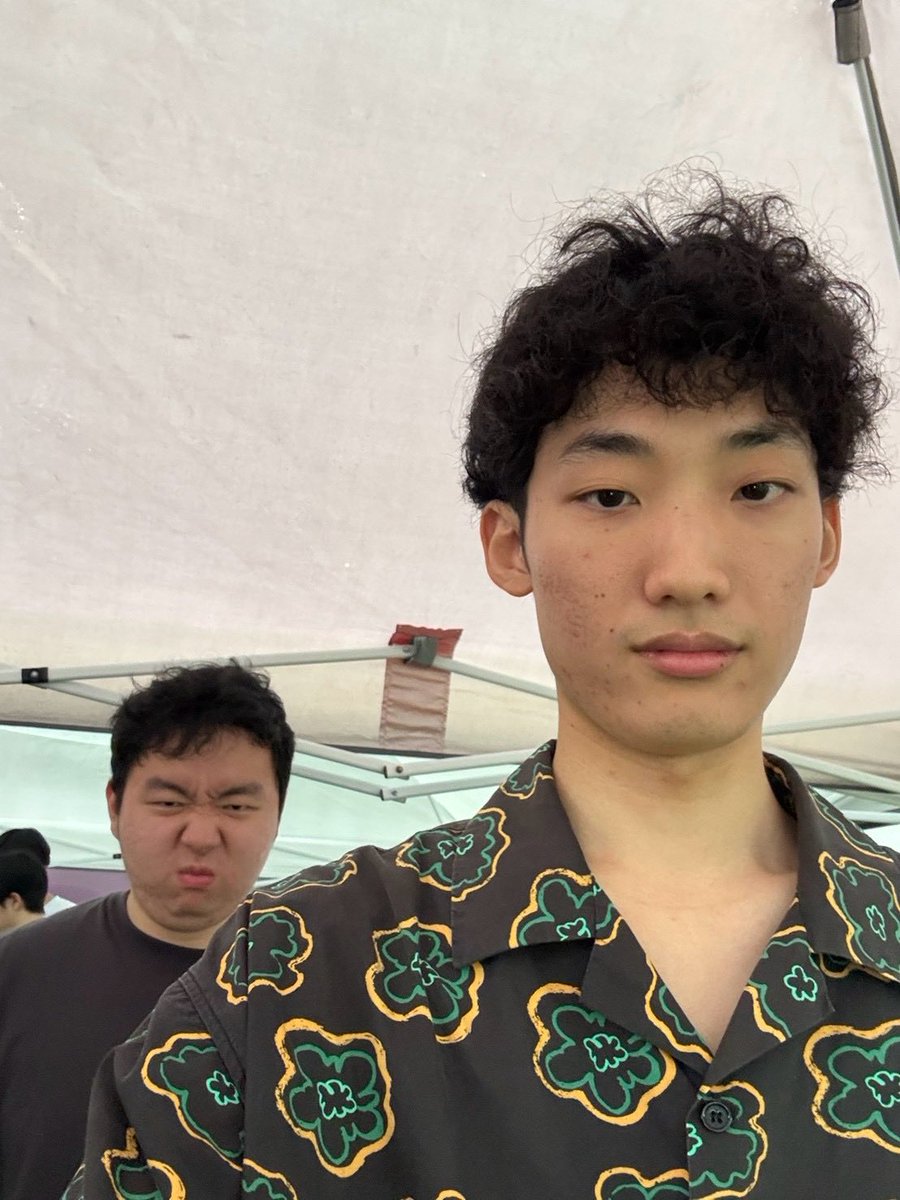 keishoho_battle's tweet photo. 🔴演者紹介🟡

①ピロリカパパランド
②日本大学経商法落語研究会
③肩に梅干し乗ってます

チケットはこちら👇
https://t.co/mKqKwZVUDo https://t.co/BupovC2EFq