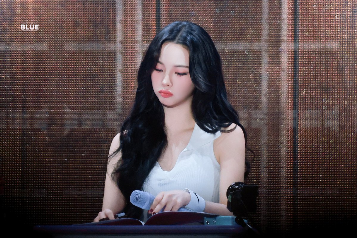 blue_karina_'s tweet photo. 260719 MY-J presents aespa JAPAN FANMEETING 2026 “MY CLASSMaeTE

#aespa #에스파 
#Karina #카리나 https://t.co/pgrrN2ZnZd