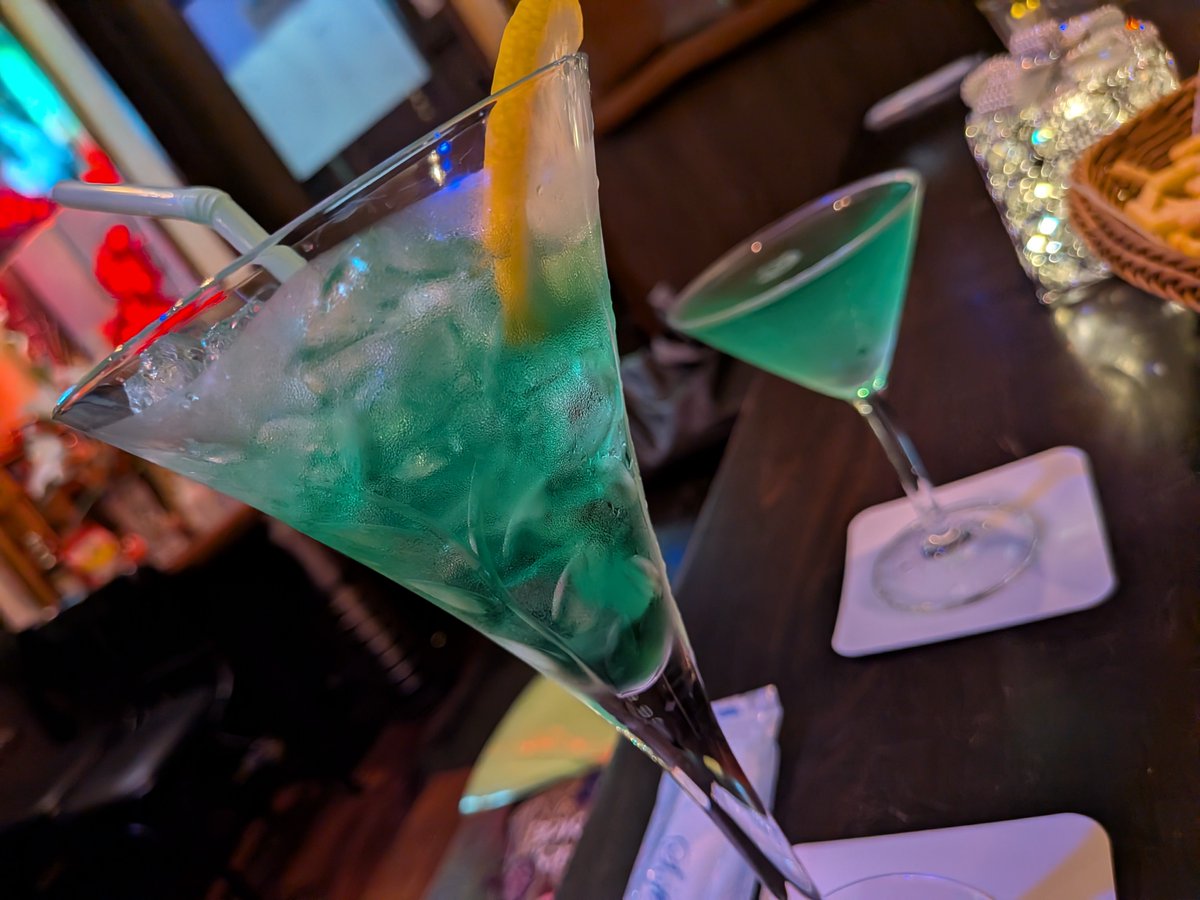 45Rabbit530's tweet photo. 舞鶴飲み〜🍸🫧 https://t.co/QHQKYUNZlz