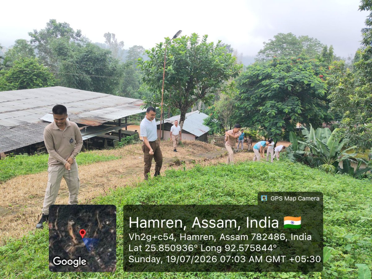 hamren_police's tweet photo. West Karbi Anglong Police took a break from duty for a district-wide Shram Daan! 🌿🚔 Officers and staff joined a Swachhata drive across all units — Hamren, Kheroni, Zirikinding, Baithalangso and Police Reserve Hamren — cleaning premises and promoting a greener. 
@assampolice https://t.co/aH13W7aQlk