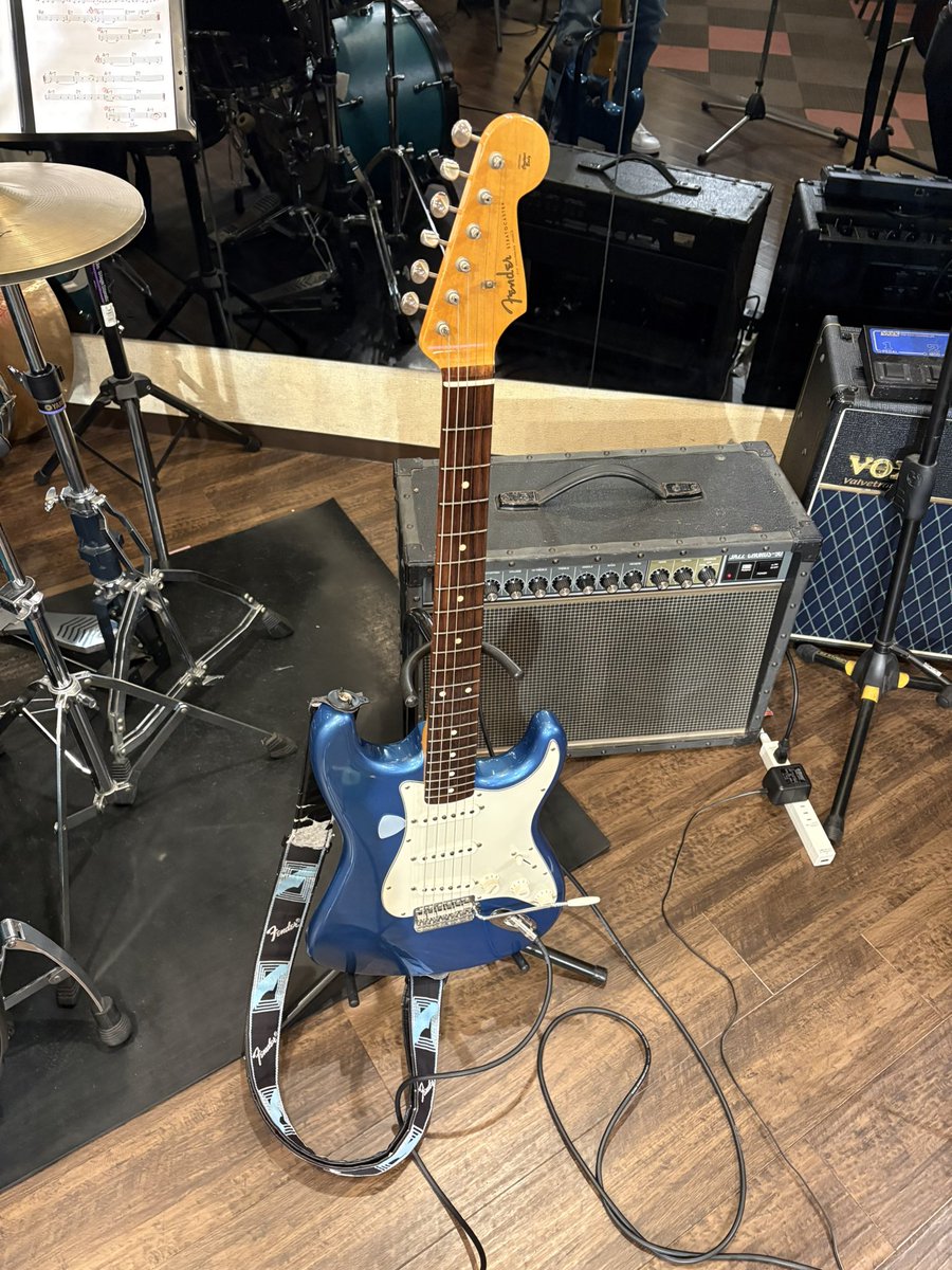 GenkiSmoky's tweet photo. セッションでお会いしたボーカルの方からライブイベントに招待され、今日はゲスト出演

慣れない会場と空気で緊張してるけど、練習したSunny頑張ります https://t.co/unimKKuEeV