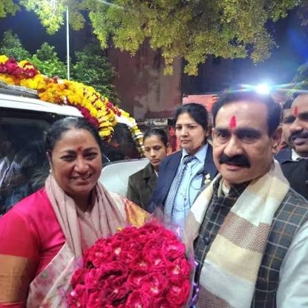 drnarottammisra's tweet photo. दिल्ली की माननीया मुख्यमंत्री श्रीमती रेखा गुप्ता जी को जन्मदिन की अनंत हार्दिक बधाई। माँ पीतांबरा की कृपा आप पर सदैव बनी रहे। आपके स्वस्थ, सुखी और यशस्वी जीवन की मंगलकामना करता हूं।"
@gupta_rekha https://t.co/olnonjmUqP