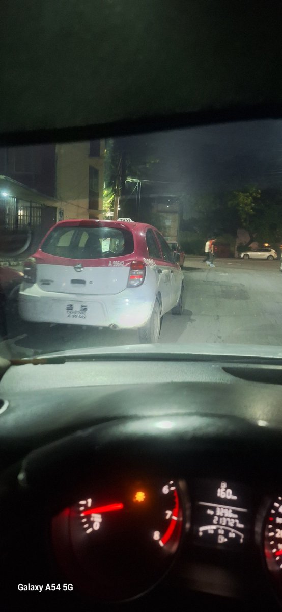 RodrigoRiosMac1's tweet photo. @UCS_GCDMX @evelyn_parraA @PabloVazC @Ssp_transitodf @A_VCarranza Seguimos en la espera de la unidad de tránsito para quitar este vehiculo y que sea sancionado @UCS_GCDMX @PabloVazC @evelyn_parraA #asuntosinternos https://t.co/LVsRieS3b8