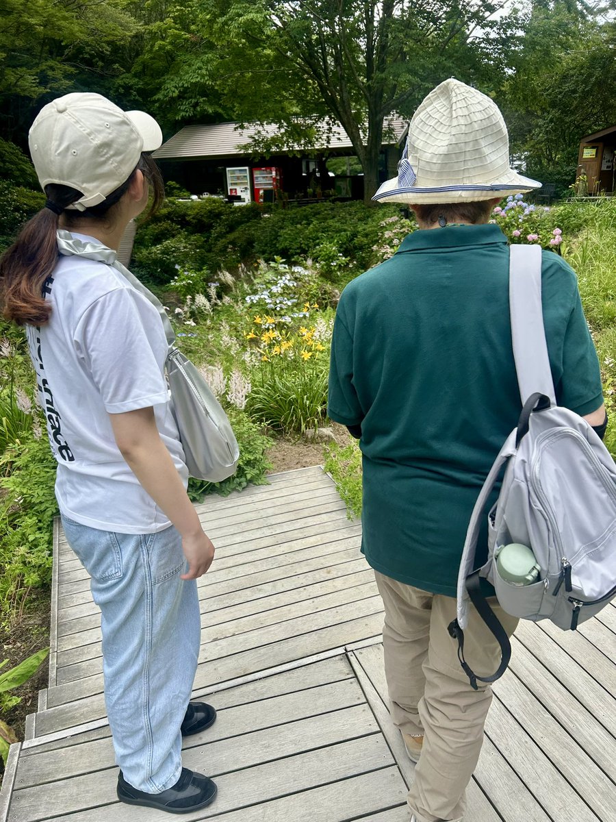 everygohan's tweet photo. 朝から母と娘と六甲高山植物園へ。
母も高齢なんで暑くなる前に行ったのですが、山の方は爽やかで涼しく、空気が澄んでいて気持ちいい。ケーブルカーとバスで行って、早めに降りてカフェで軽食をとって解散。少しの時間でもかなり癒されました。
さて、帰って明日の岡山遠征準備だー。 https://t.co/yiT1F0ZOTm