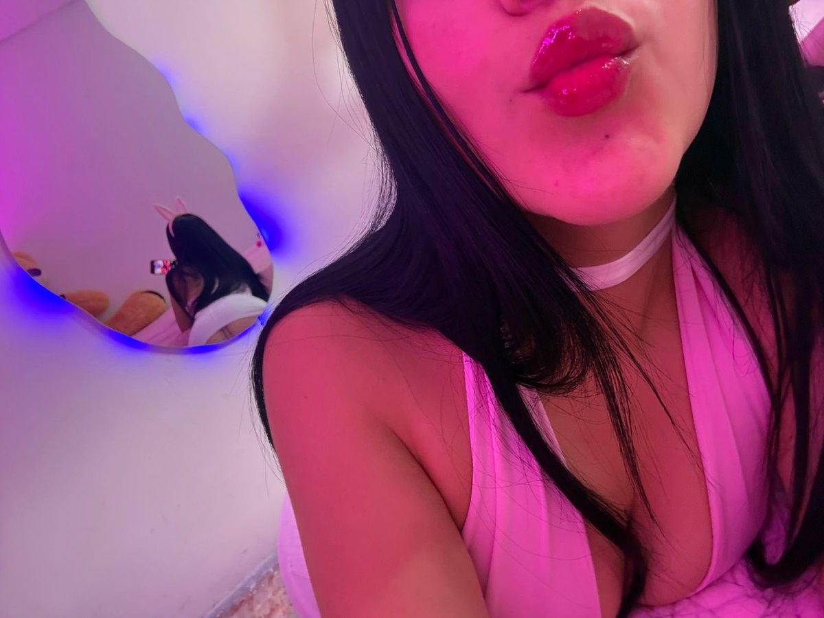 Lilith7g's tweet photo. de rosita 🦄 https://t.co/OeNKp9GLyp