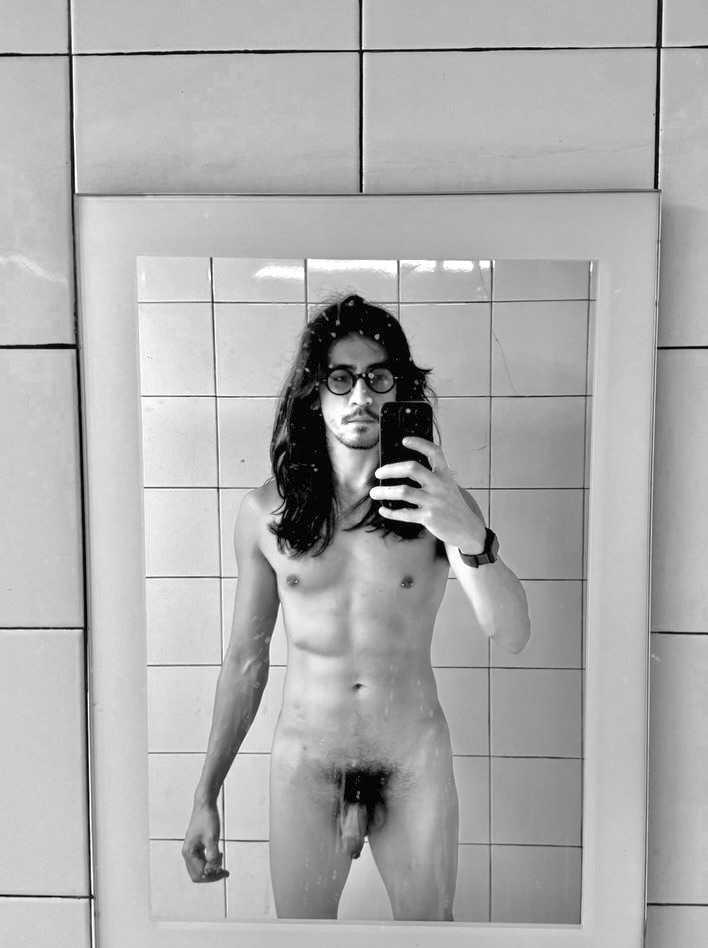 flegmine's tweet photo. Les Quatre Selfies du Jour https://t.co/jKarE9d4kk
