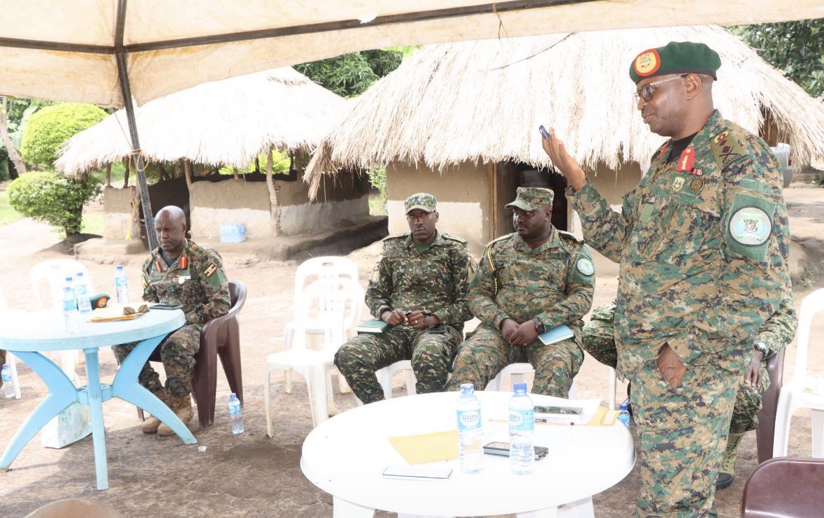 businge_akiiki's tweet photo. Lt Col Robert Nahamya has been appointed the new commander of the UPDF’s 501 Brigade, taking over from Col Nathan Bainomugisha. Military leaders have tasked him with consolidating security gains in Zoka, Apa and surrounding areas while strengthening community engagement. https://t.co/uiY6zAkOue